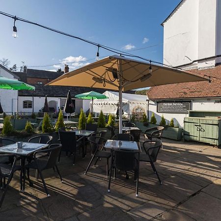 The Littleton Arms Hotel Penkridge Bagian luar foto