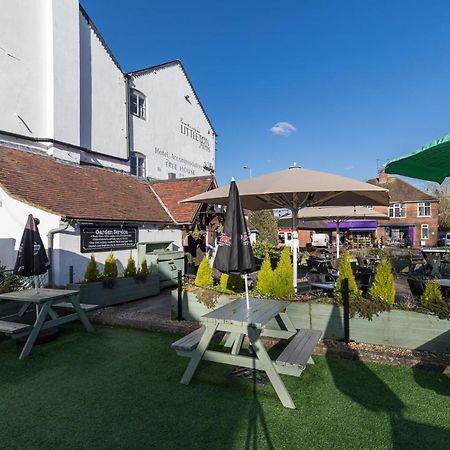 The Littleton Arms Hotel Penkridge Bagian luar foto