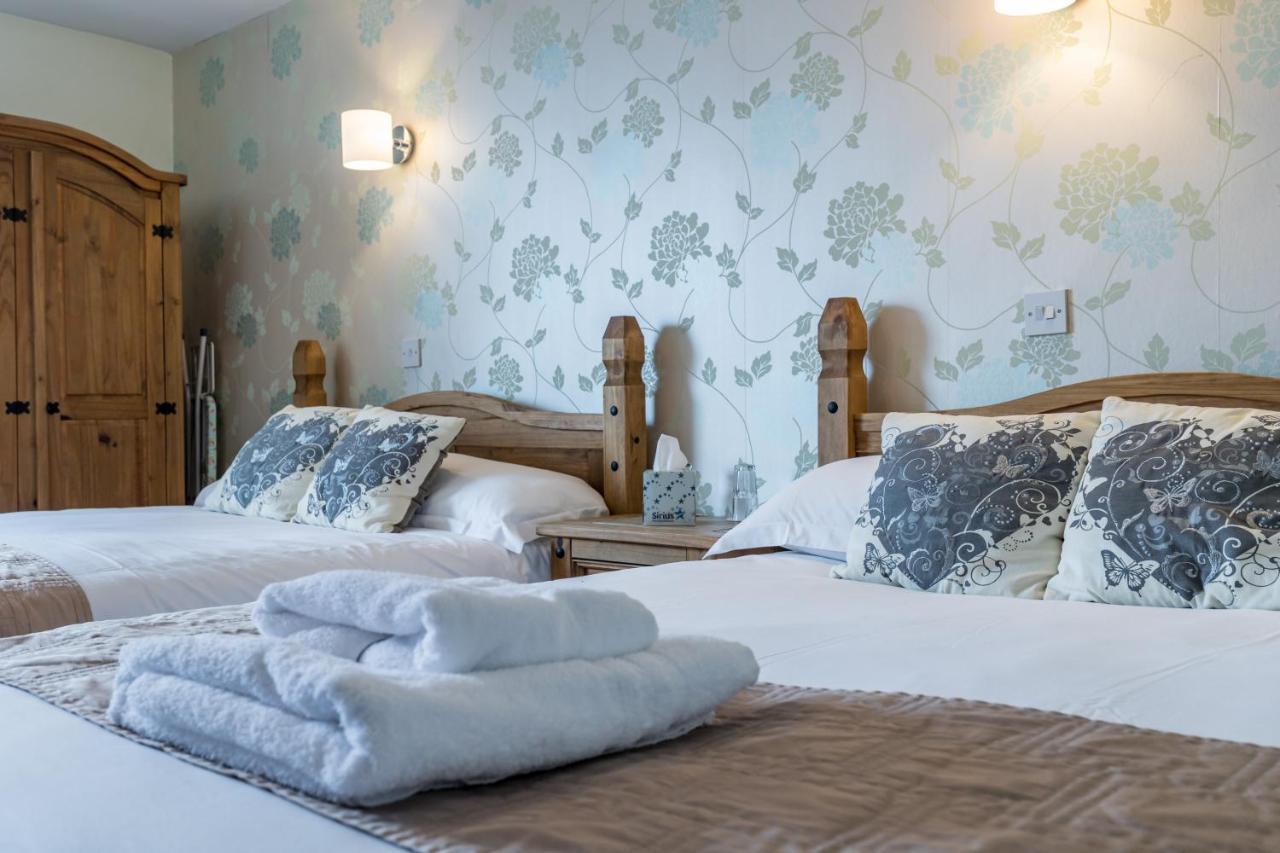 The Littleton Arms Hotel Penkridge Bagian luar foto