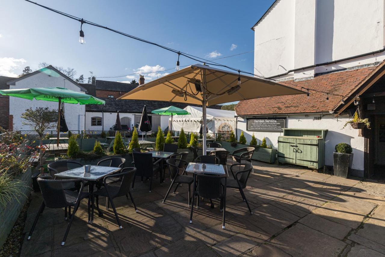 The Littleton Arms Hotel Penkridge Bagian luar foto