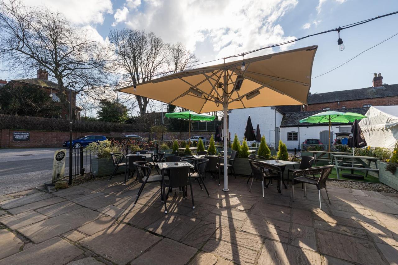 The Littleton Arms Hotel Penkridge Bagian luar foto
