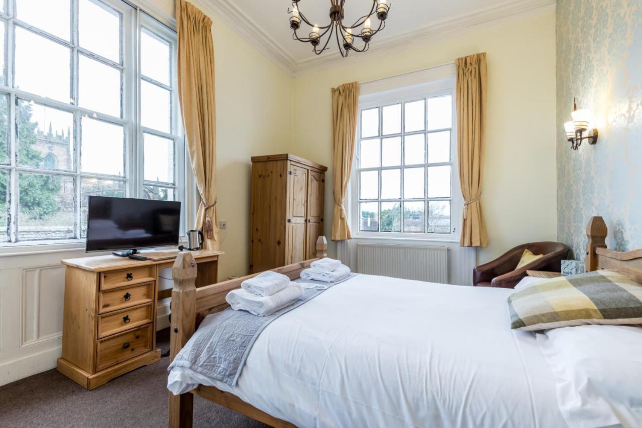 The Littleton Arms Hotel Penkridge Bagian luar foto