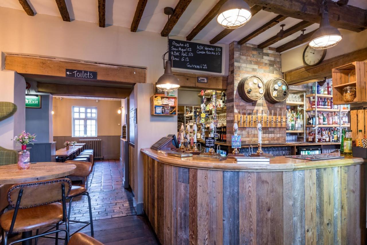 The Littleton Arms Hotel Penkridge Bagian luar foto