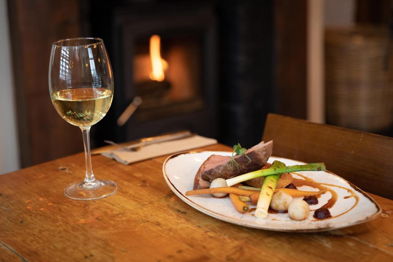 The Littleton Arms Hotel Penkridge Bagian luar foto