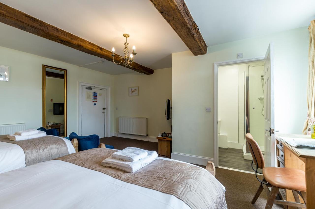 The Littleton Arms Hotel Penkridge Bagian luar foto
