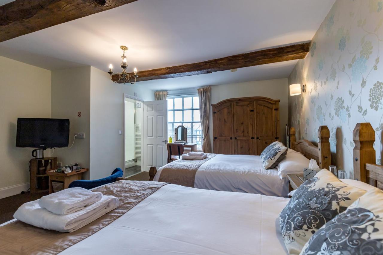 The Littleton Arms Hotel Penkridge Bagian luar foto
