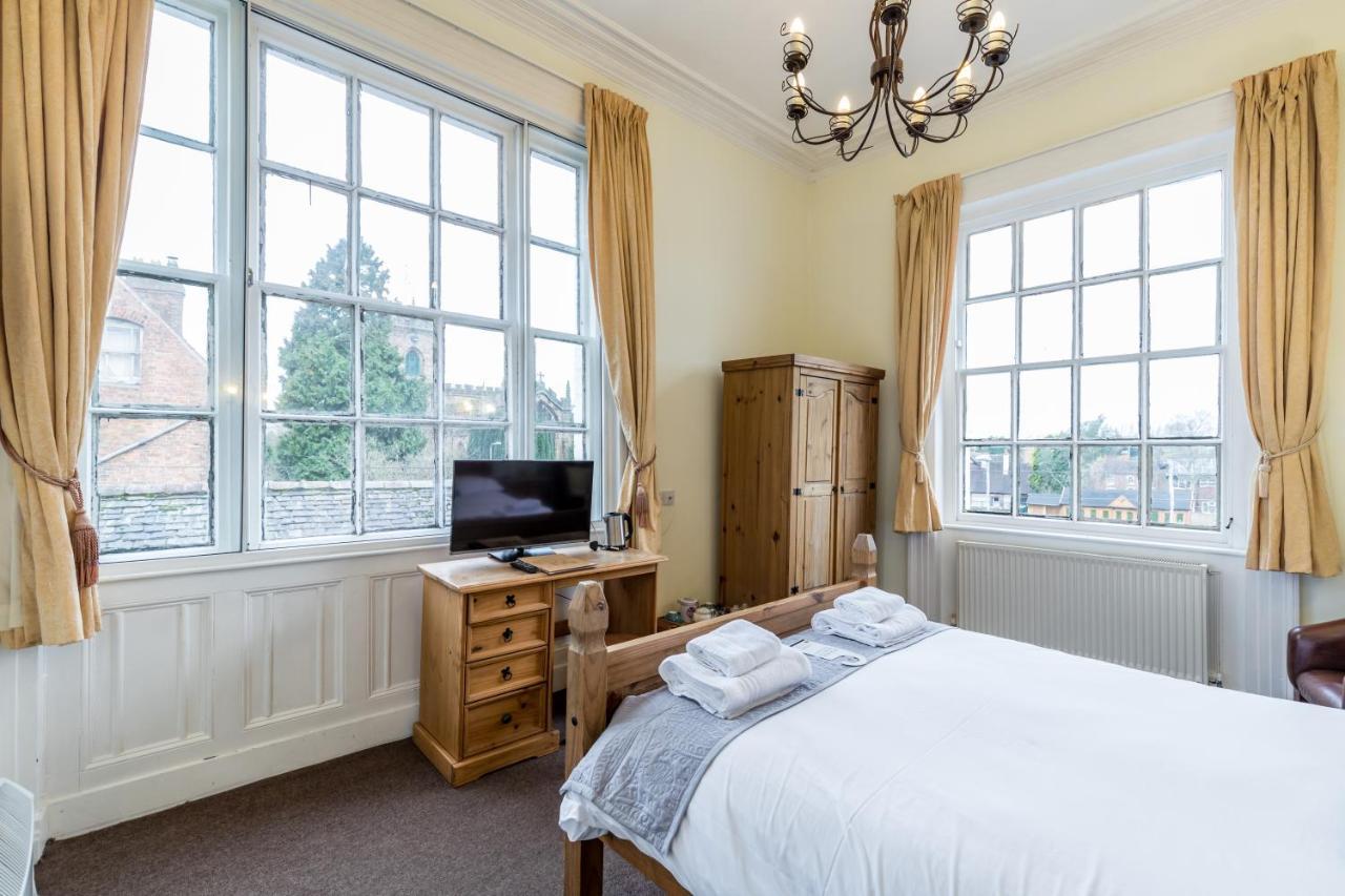 The Littleton Arms Hotel Penkridge Bagian luar foto