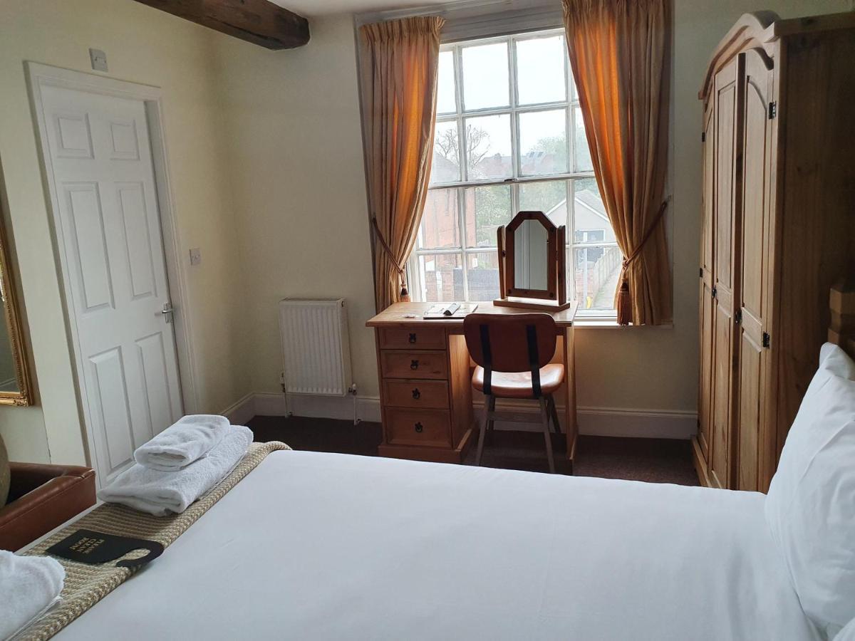 The Littleton Arms Hotel Penkridge Bagian luar foto