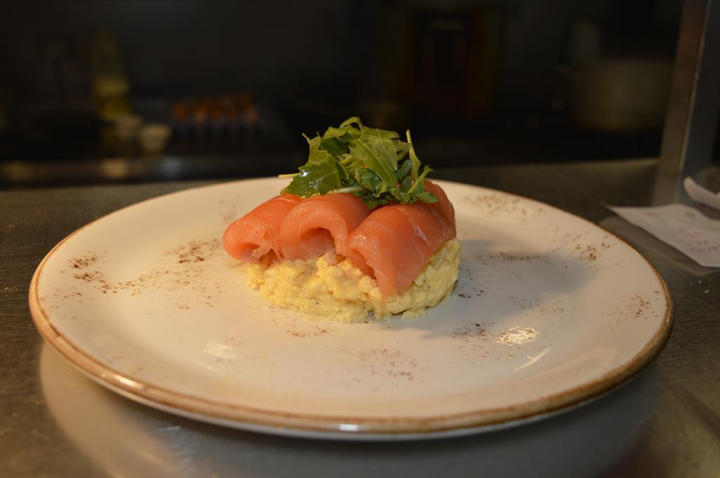 The Littleton Arms Hotel Penkridge Bagian luar foto