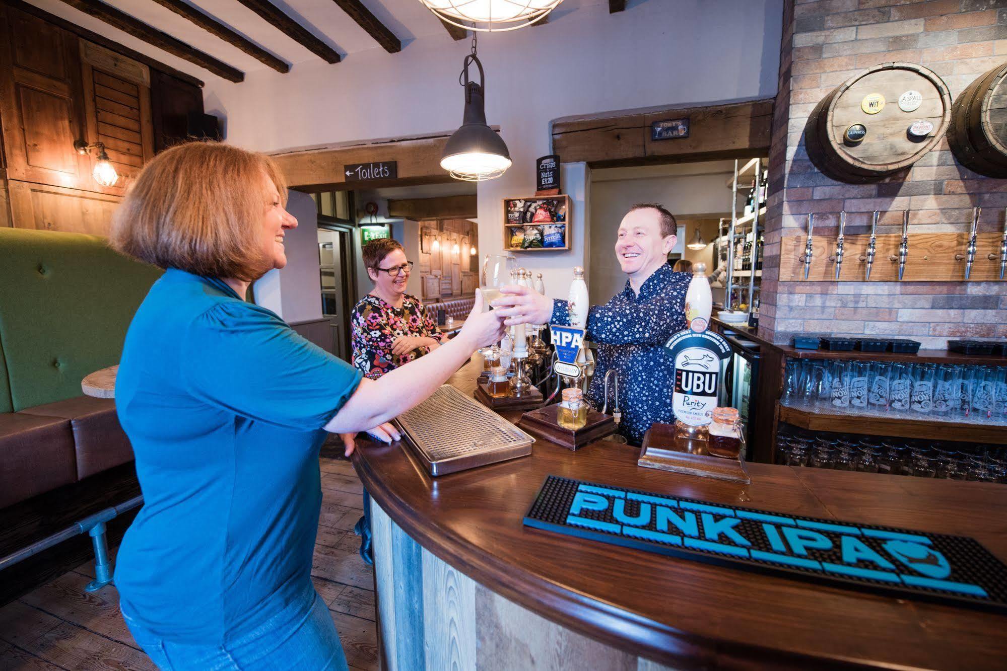 The Littleton Arms Hotel Penkridge Bagian luar foto